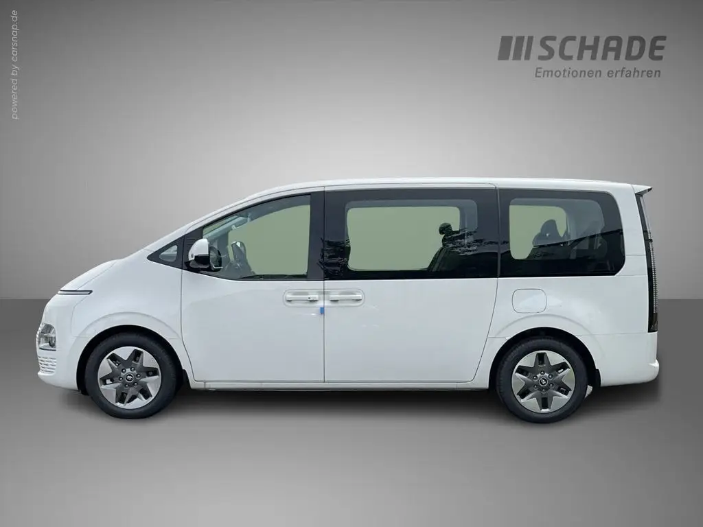 Photo 1 : Hyundai Staria 2024 Diesel