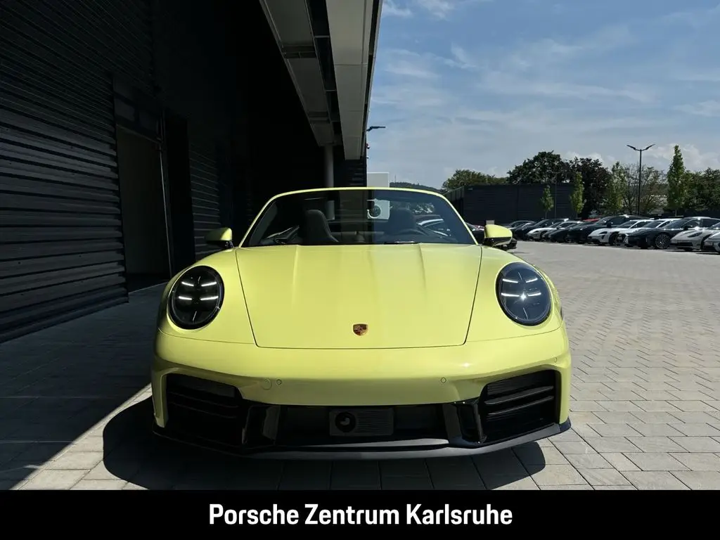 Photo 1 : Porsche 992 2024 Essence