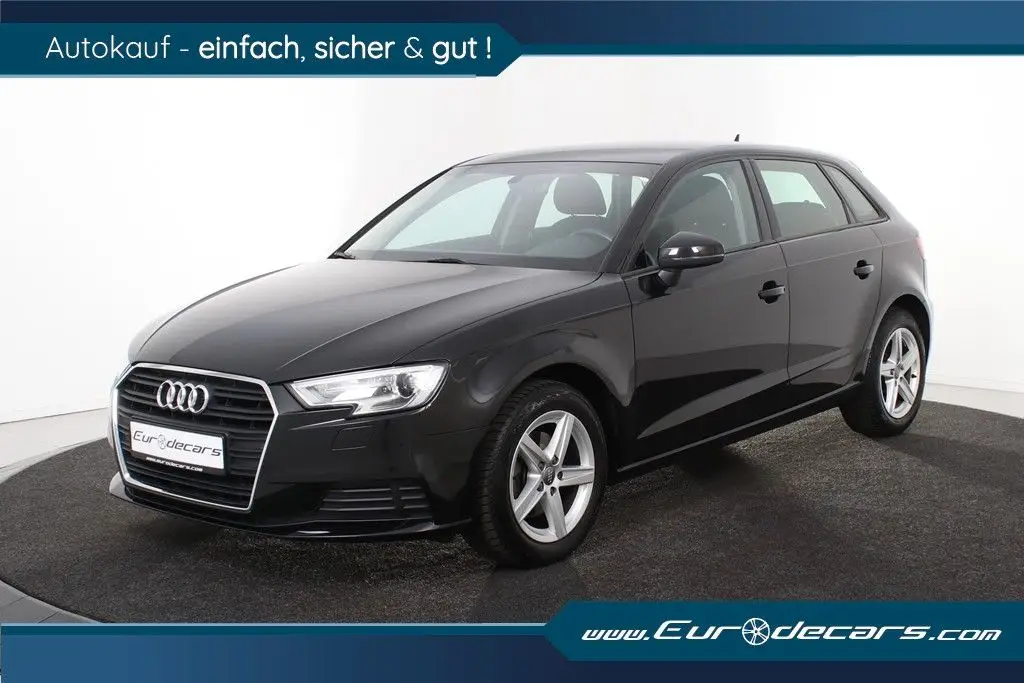 Photo 1 : Audi A3 2020 Petrol