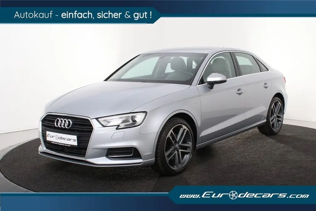 Photo 1 : Audi A3 2019 Petrol