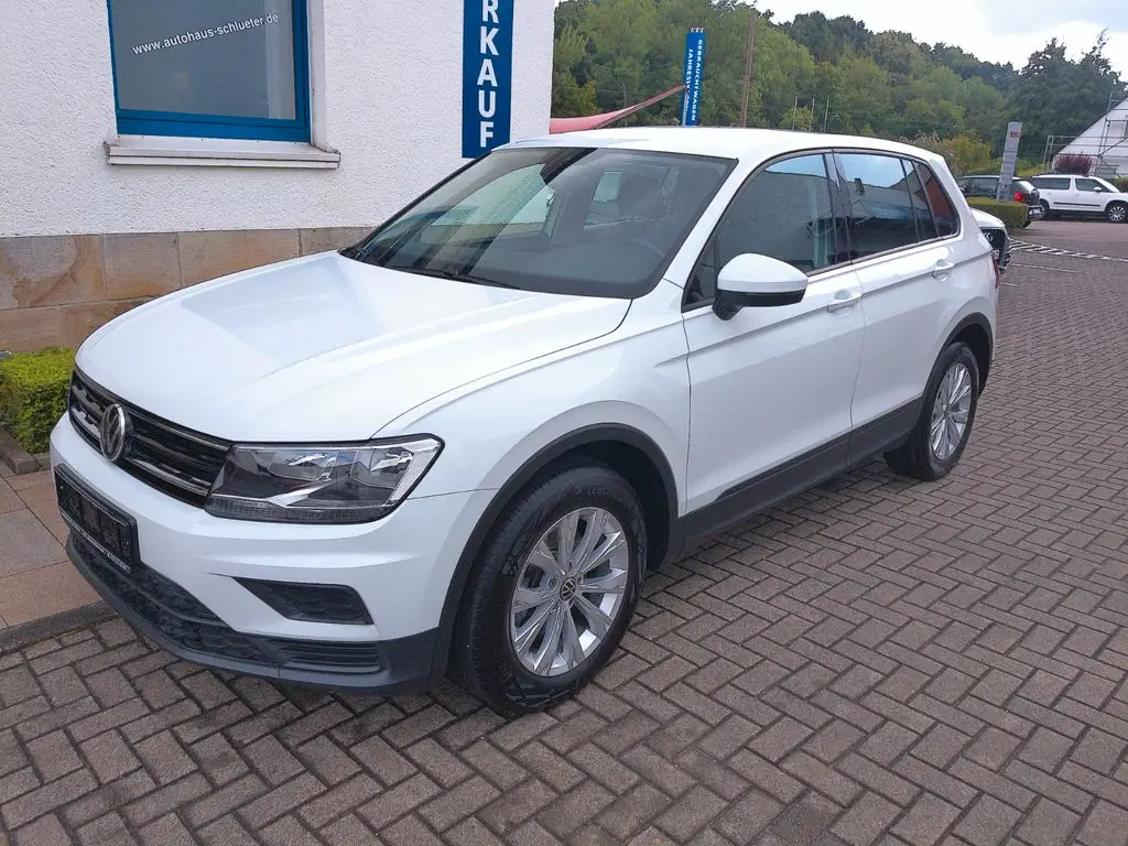 Photo 1 : Volkswagen Tiguan 2018 Essence