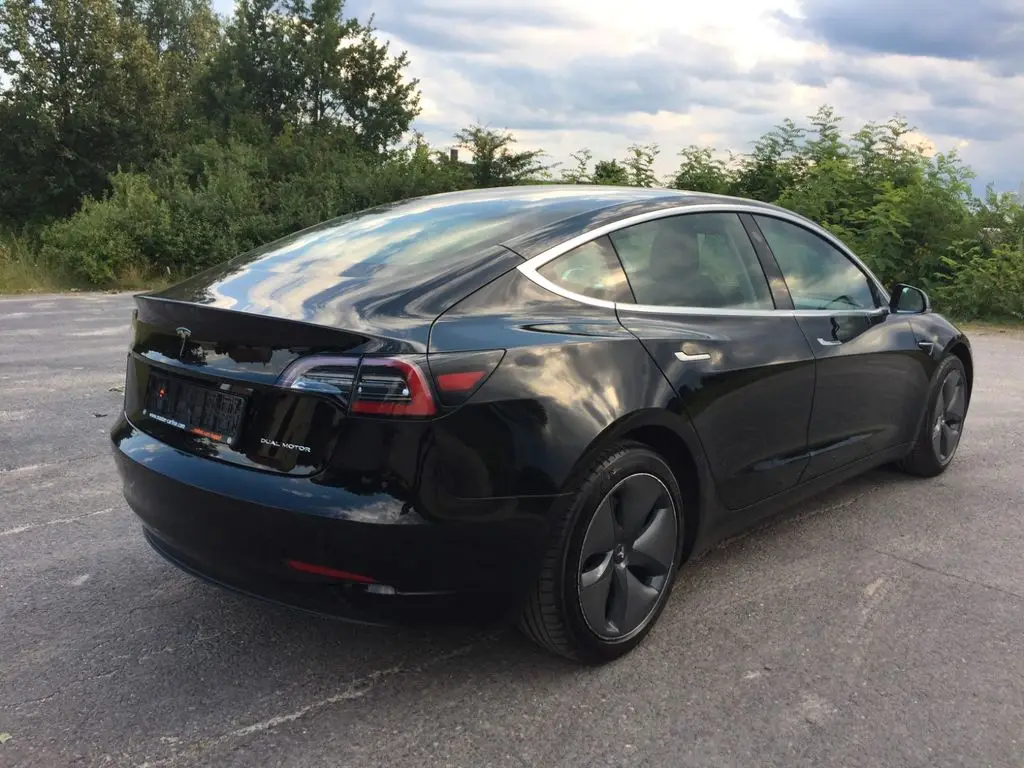 Photo 1 : Tesla Model 3 2019 Not specified