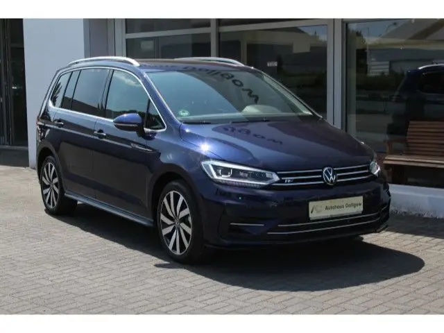 Photo 1 : Volkswagen Touran 2024 Essence