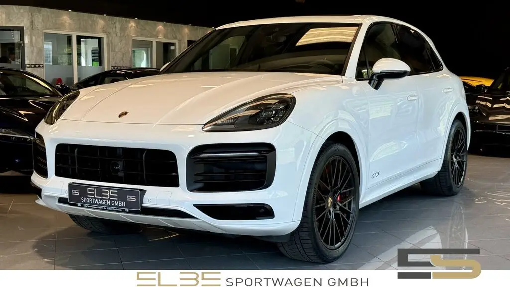 Photo 1 : Porsche Cayenne 2022 Essence