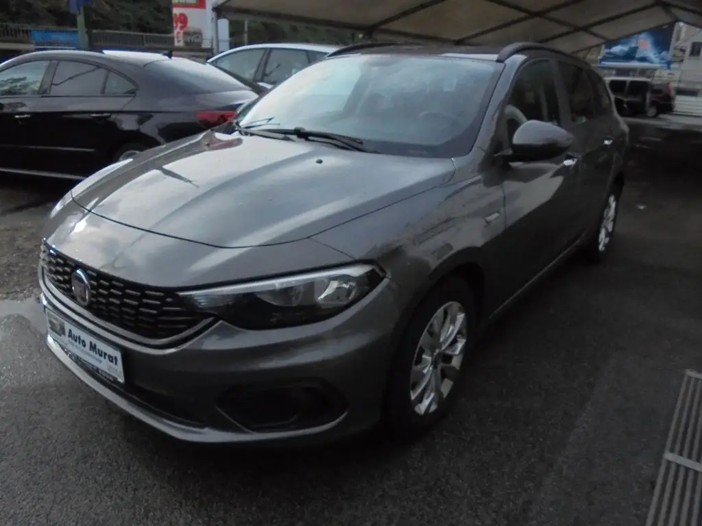 Photo 1 : Fiat Tipo 2018 Petrol