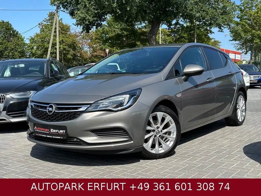 Photo 1 : Opel Astra 2016 Petrol