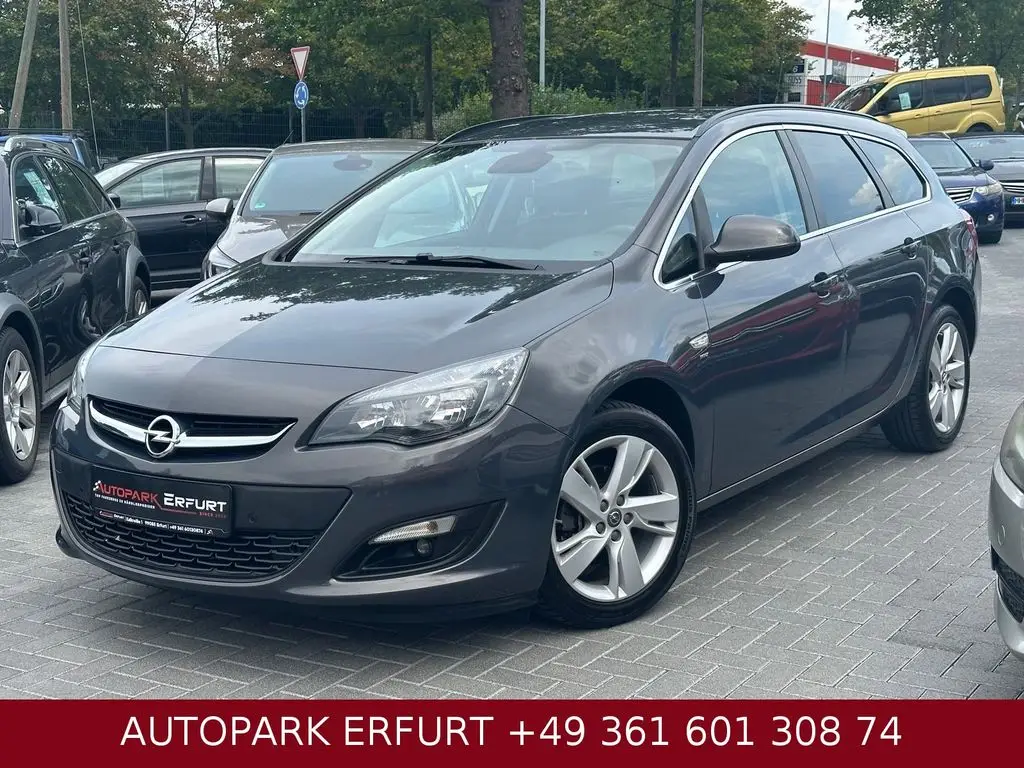 Photo 1 : Opel Astra 2015 Petrol