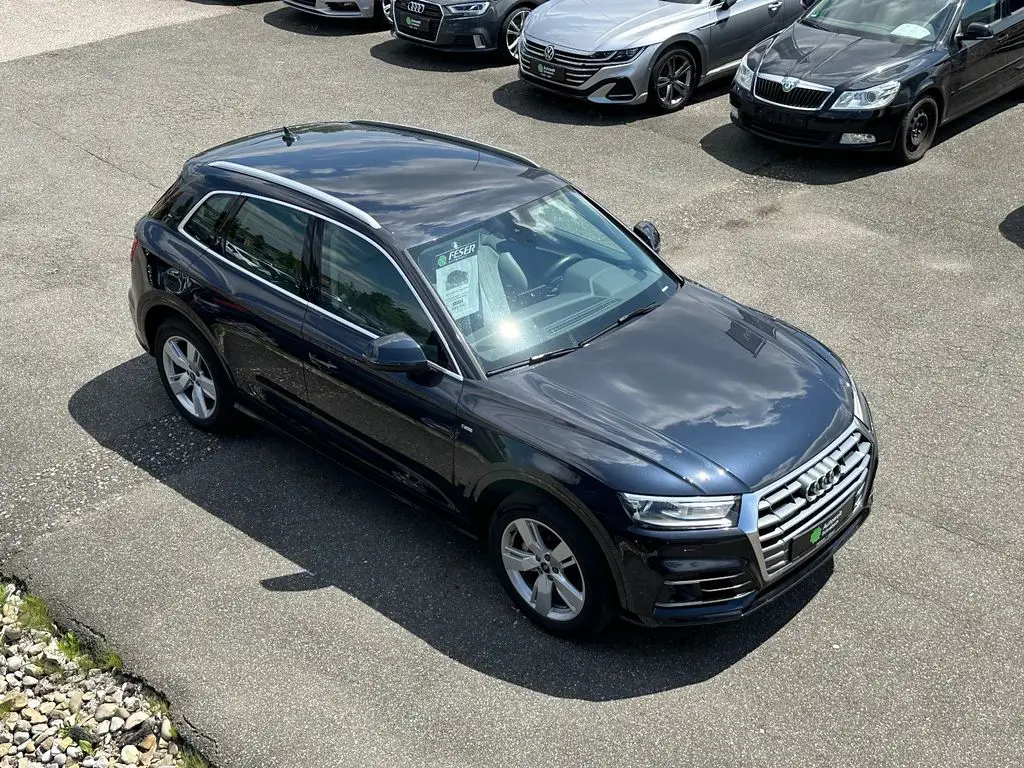 Photo 1 : Audi Q5 2020 Hybrid