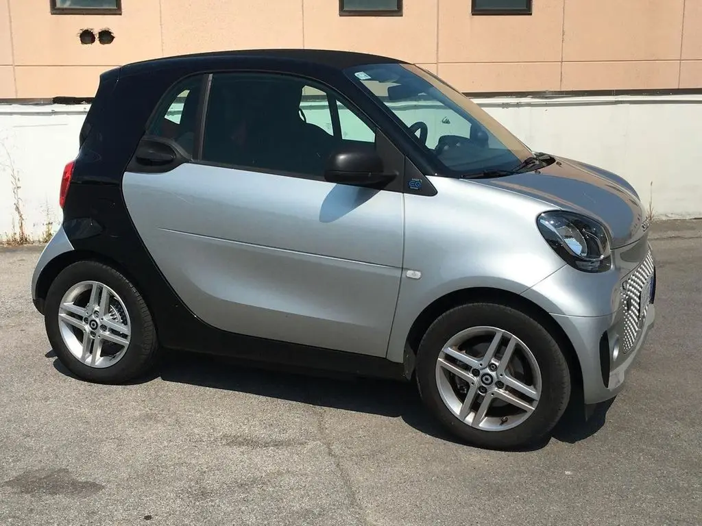 Photo 1 : Smart Fortwo 2022 Non renseigné