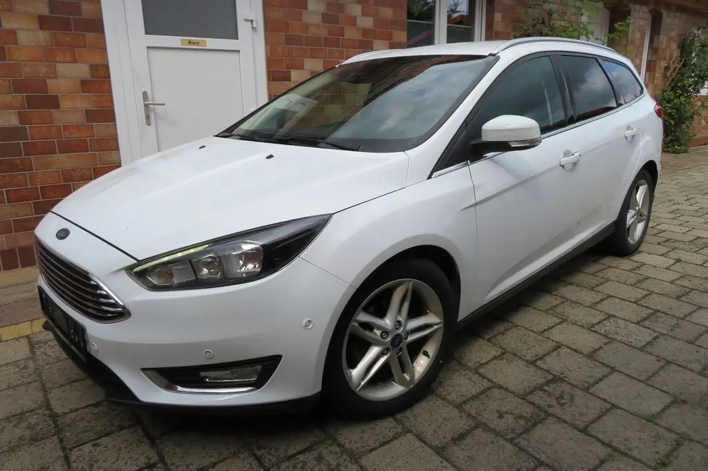 Photo 1 : Ford Focus 2017 Petrol