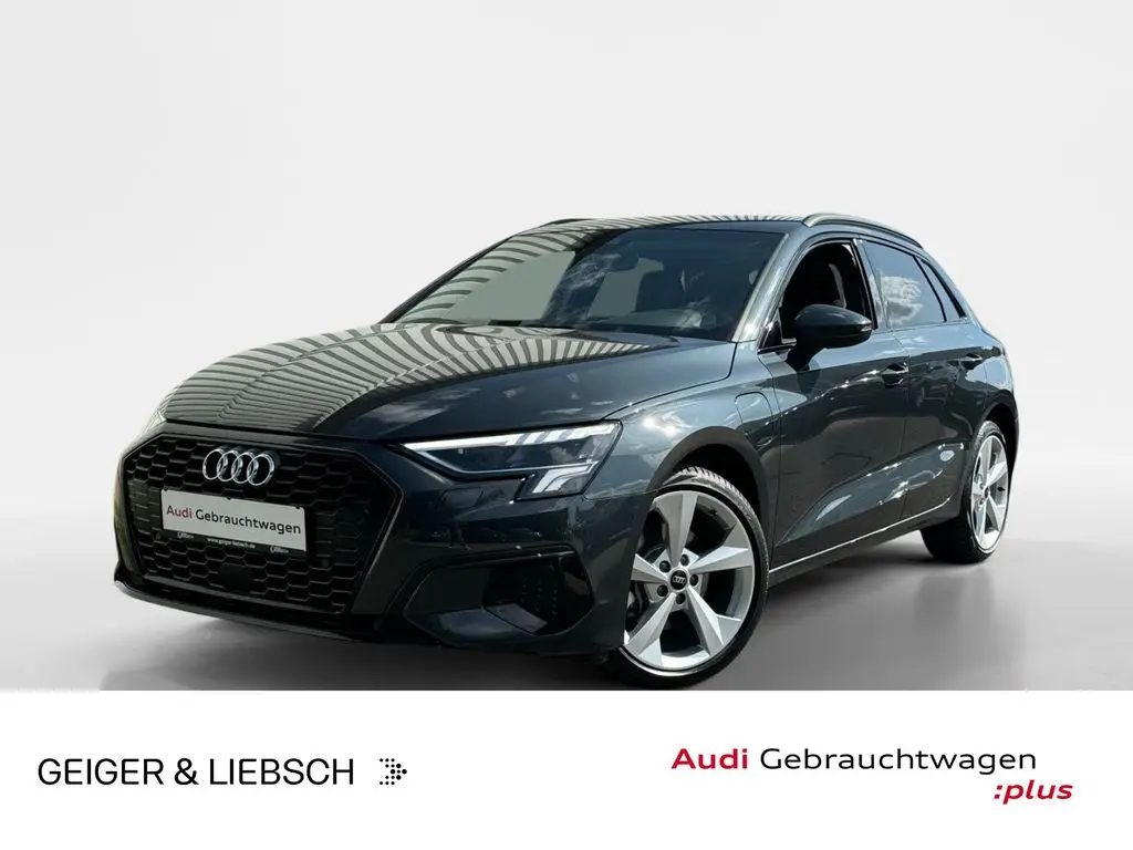 Photo 1 : Audi A3 2023 Hybride