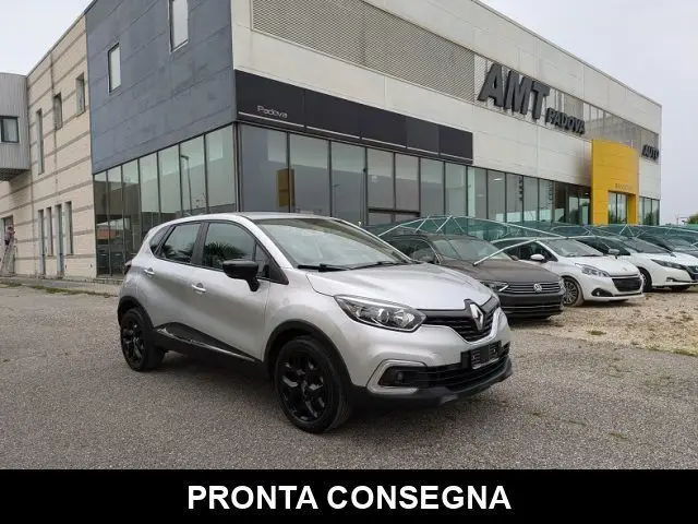 Photo 1 : Renault Captur 2019 Petrol