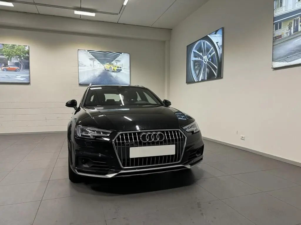 Photo 1 : Audi A4 2018 Diesel