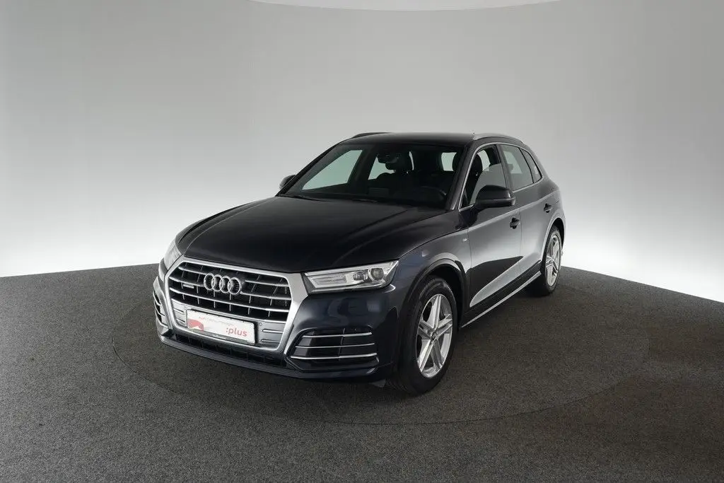 Photo 1 : Audi Q5 2021 Hybrid