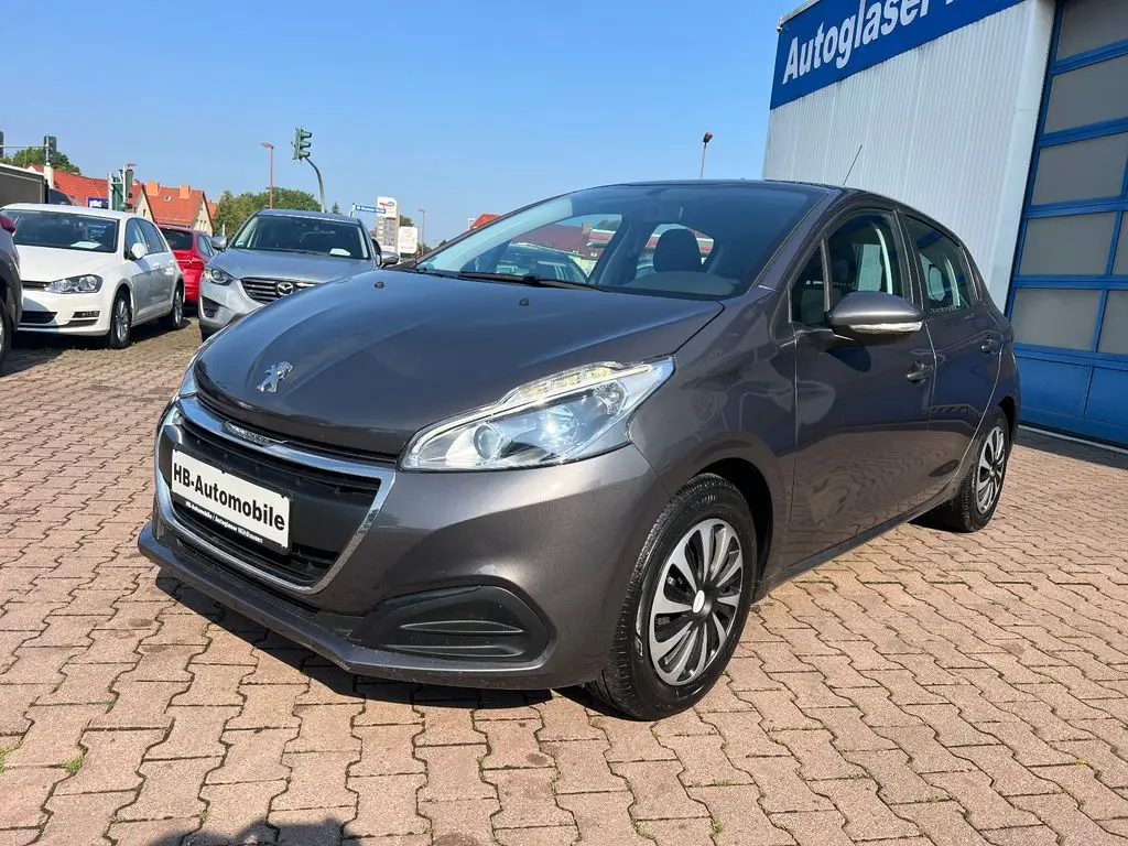 Photo 1 : Peugeot 208 2017 Petrol