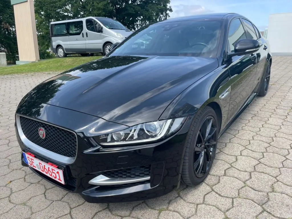 Photo 1 : Jaguar Xe 2016 Diesel