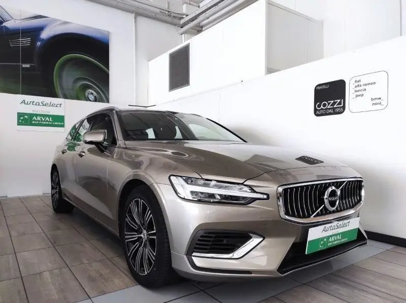 Photo 1 : Volvo V60 2021 Hybride