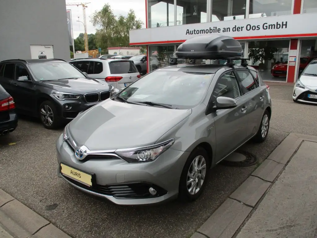 Photo 1 : Toyota Auris 2016 Hybrid