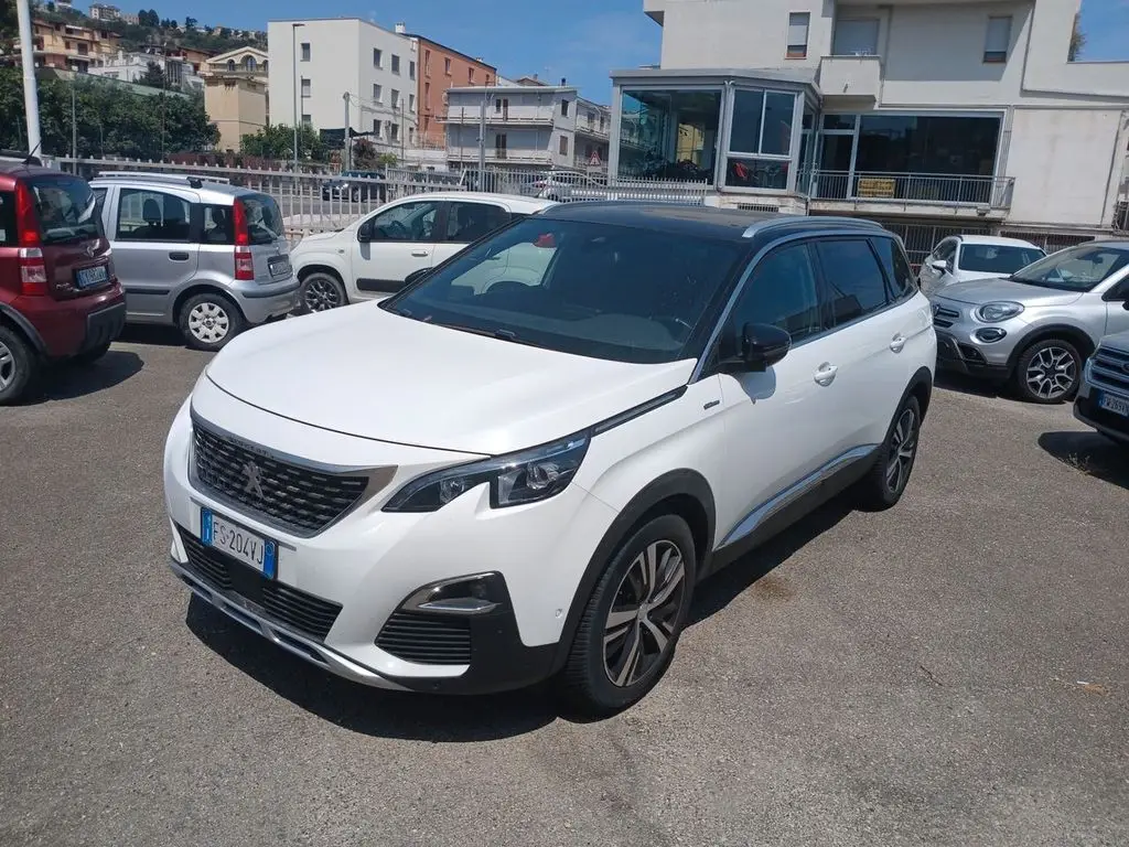 Photo 1 : Peugeot 5008 2018 Diesel