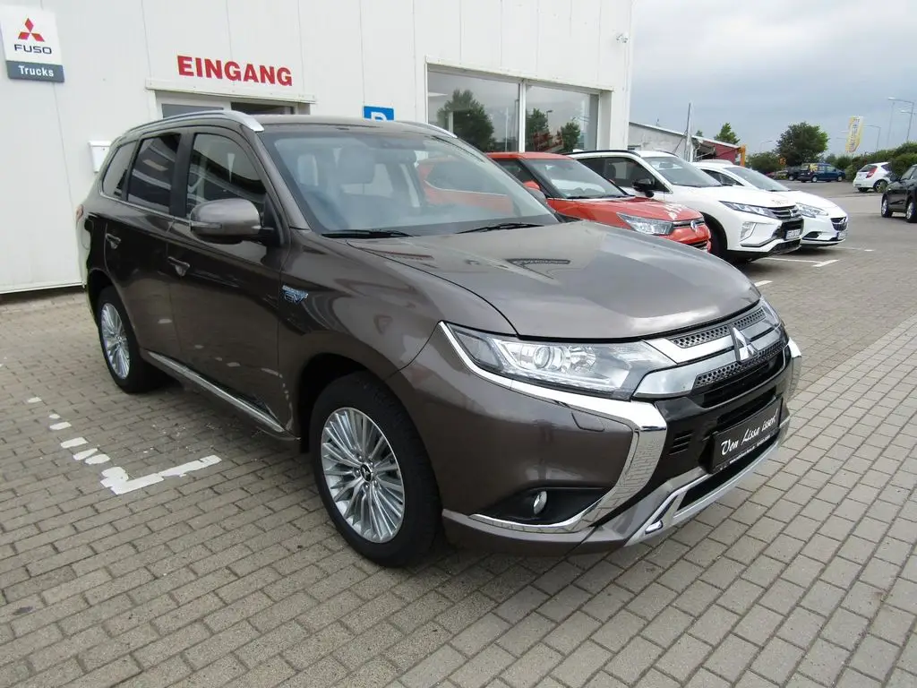 Photo 1 : Mitsubishi Outlander 2019 Hybrid