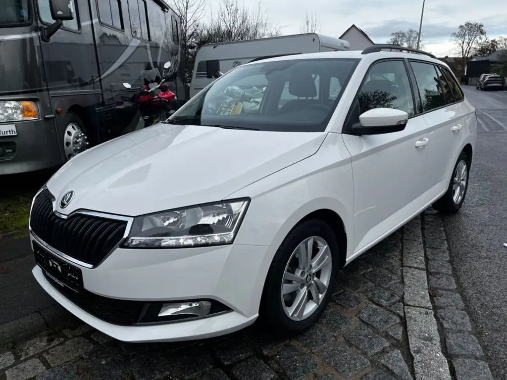 Photo 1 : Skoda Fabia 2022 Petrol