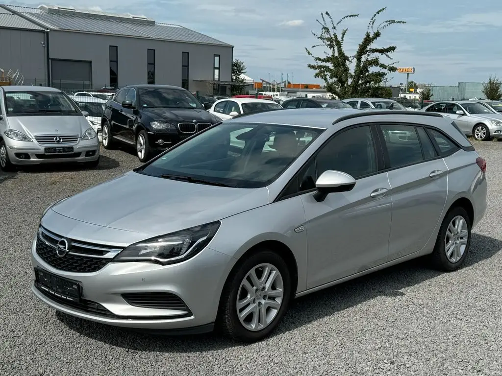 Photo 1 : Opel Astra 2018 Diesel