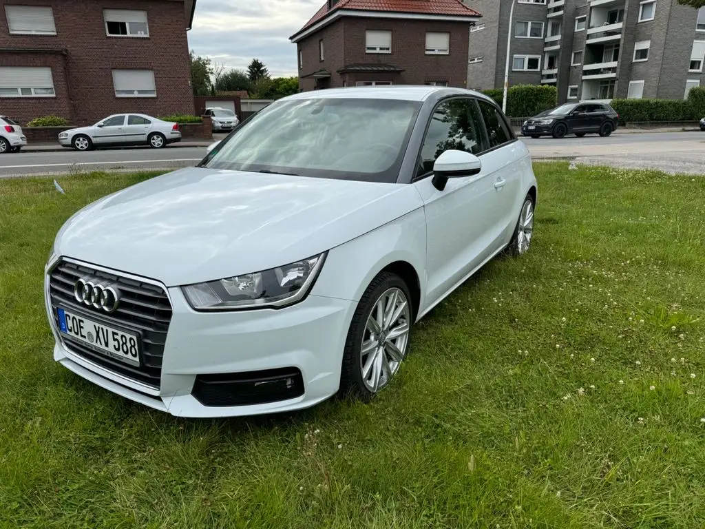 Photo 1 : Audi A1 2015 Petrol