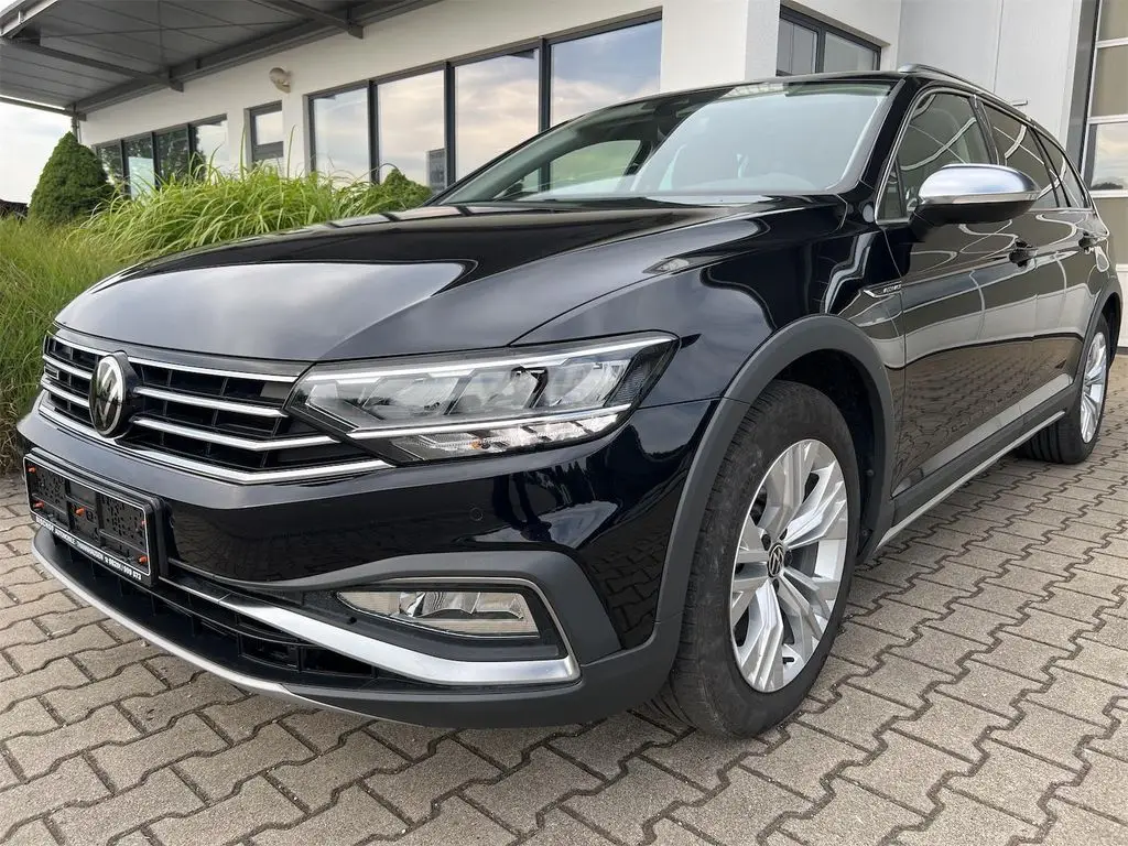 Photo 1 : Volkswagen Passat 2021 Petrol