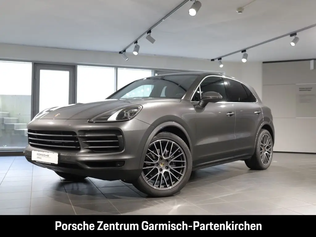 Photo 1 : Porsche Cayenne 2020 Petrol