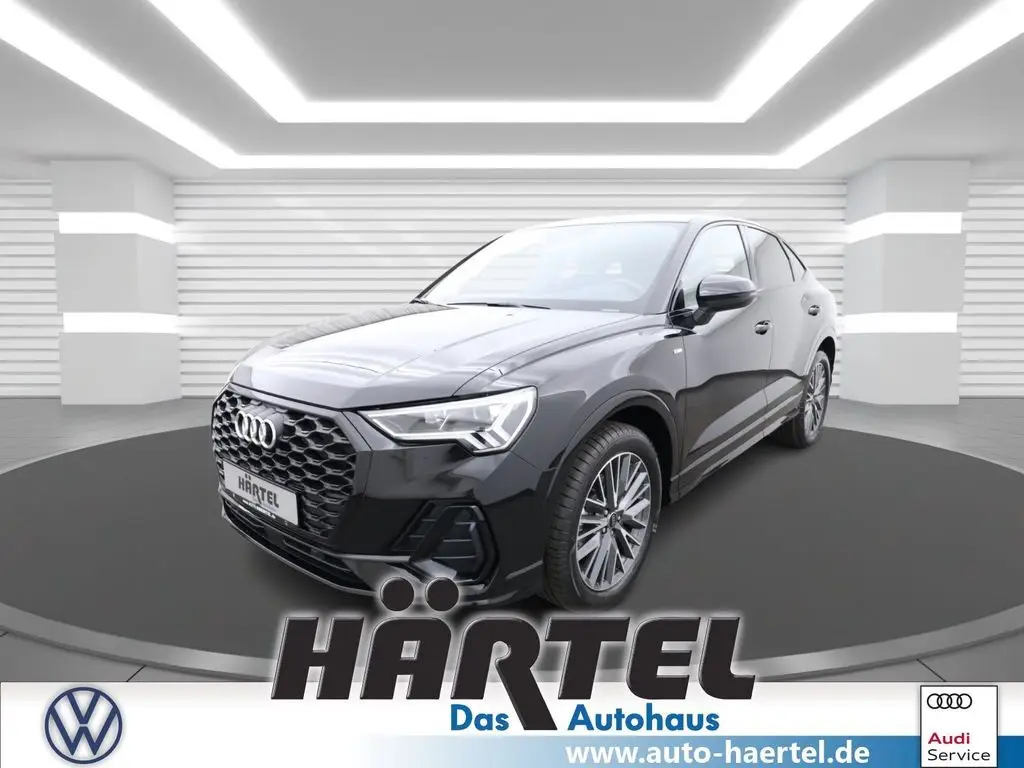 Photo 1 : Audi Q3 2024 Essence