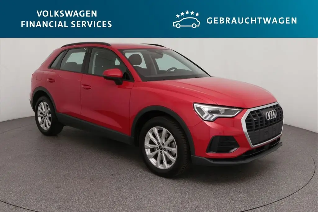 Photo 1 : Audi Q3 2023 Essence