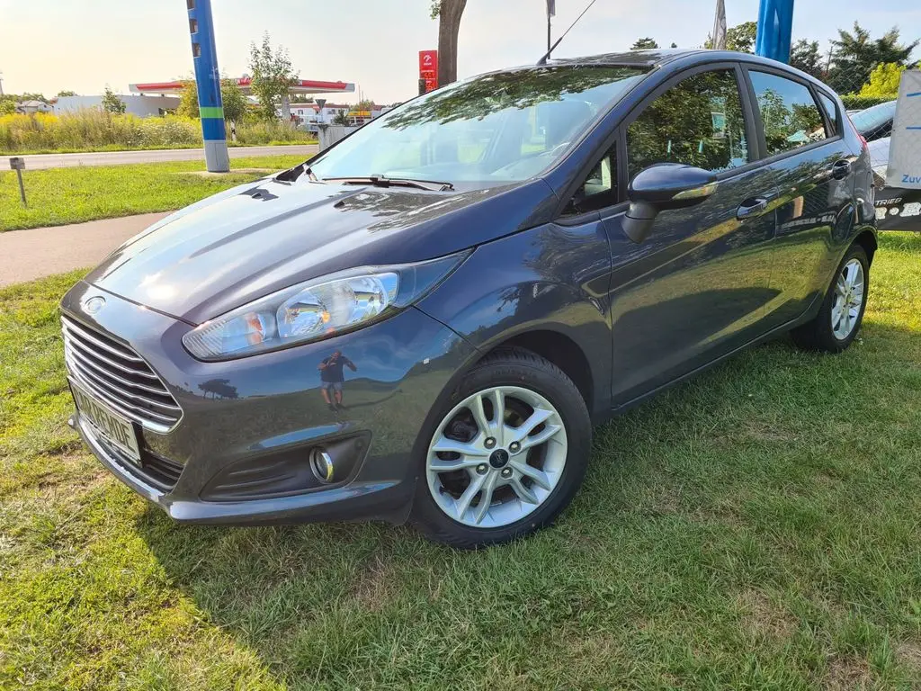 Photo 1 : Ford Fiesta 2015 Petrol