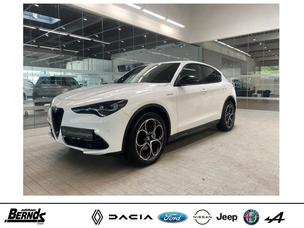 Photo 1 : Alfa Romeo Stelvio 2023 Essence