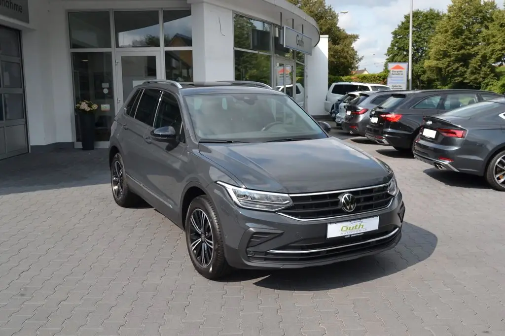 Photo 1 : Volkswagen Tiguan 2022 Hybride