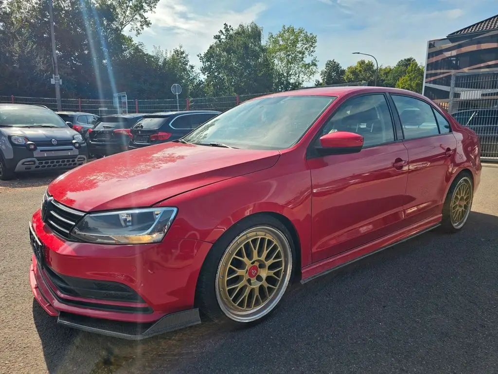 Photo 1 : Volkswagen Jetta 2015 Petrol