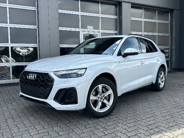 Photo 1 : Audi Q5 2022 Essence