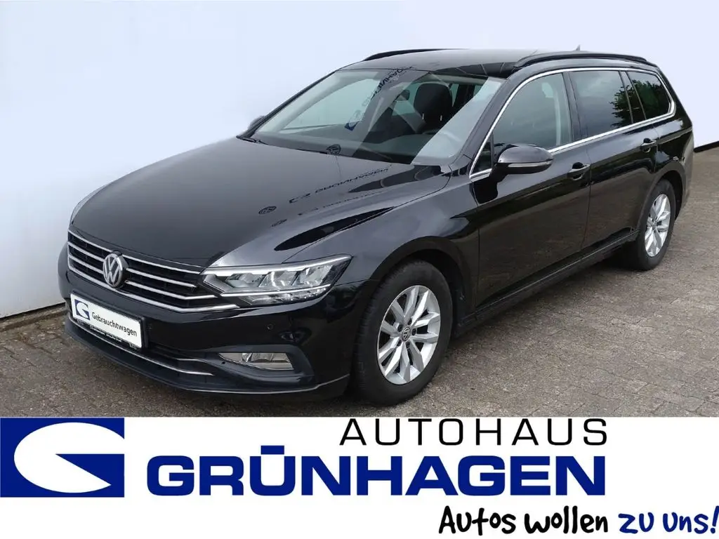 Photo 1 : Volkswagen Passat 2019 Petrol