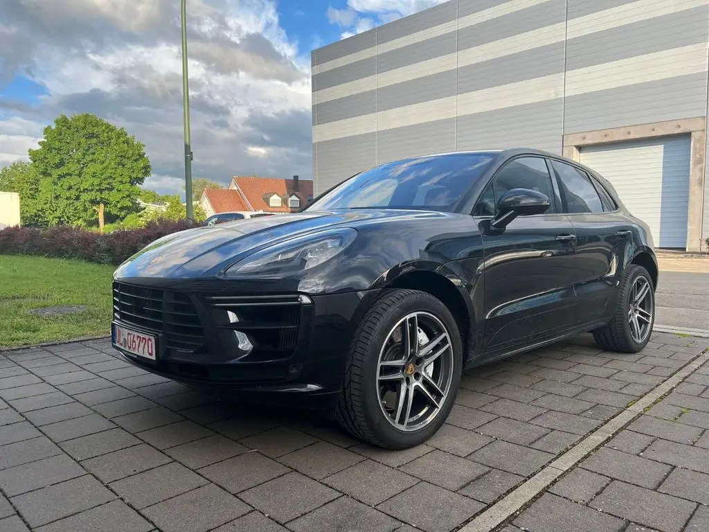 Photo 1 : Porsche Macan 2021 Essence