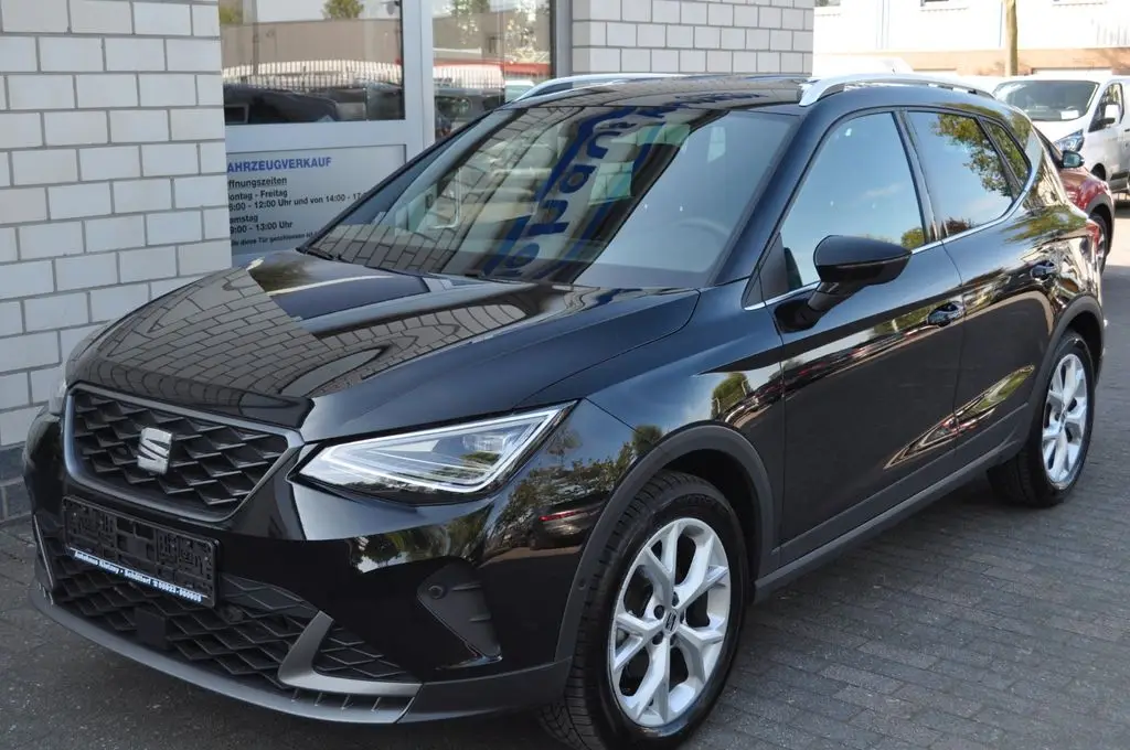 Photo 1 : Seat Arona 2024 Petrol