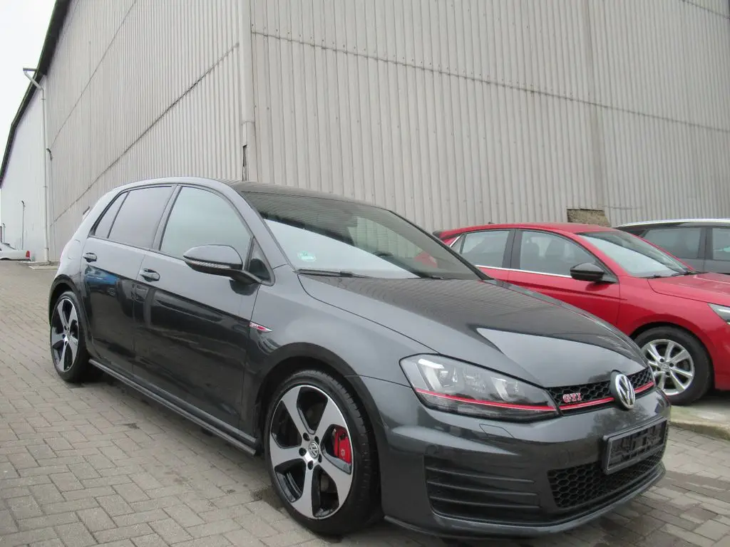 Photo 1 : Volkswagen Golf 2015 Essence