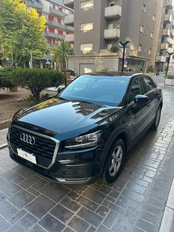 Photo 1 : Audi Q2 2018 Diesel