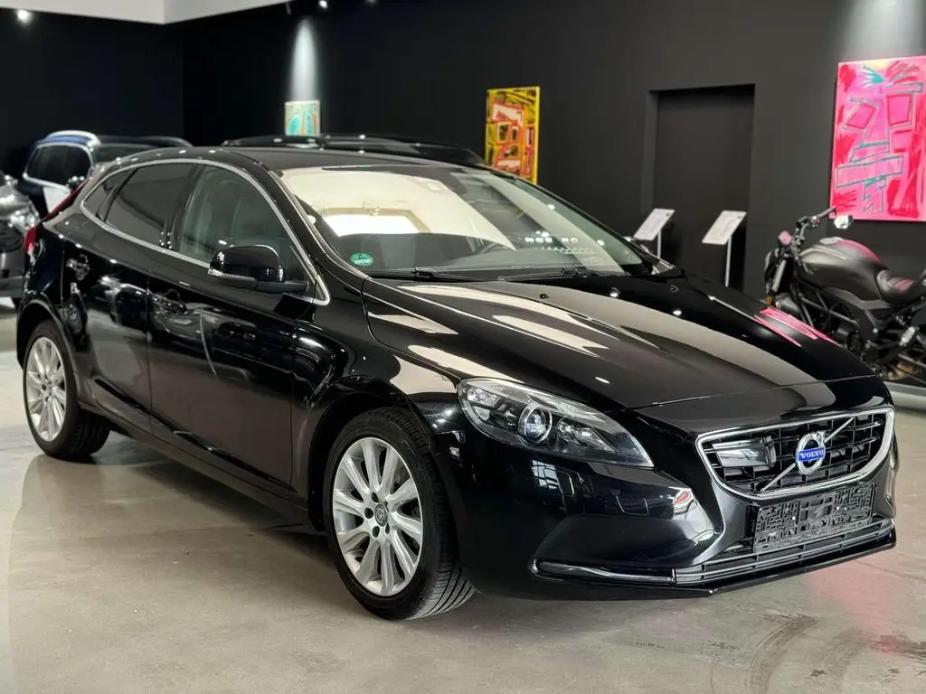 Photo 1 : Volvo V40 2015 Diesel