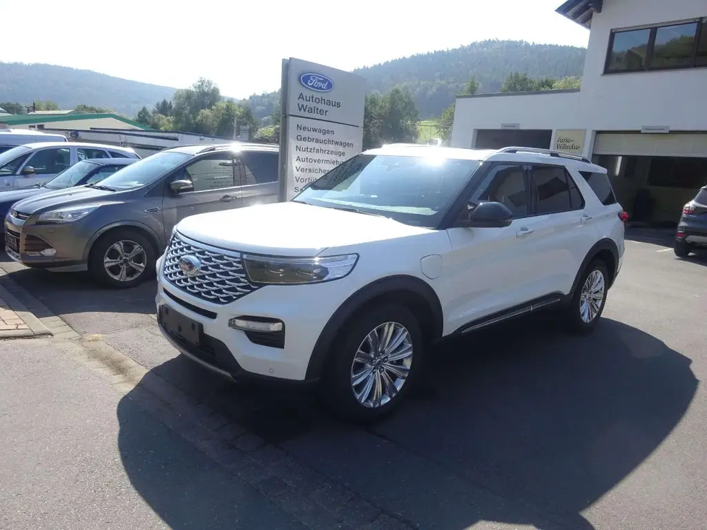 Photo 1 : Ford Explorer 2023 Hybrid