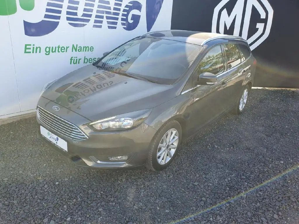 Photo 1 : Ford Focus 2016 Petrol