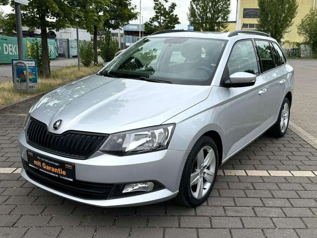 Photo 1 : Skoda Fabia 2018 Petrol