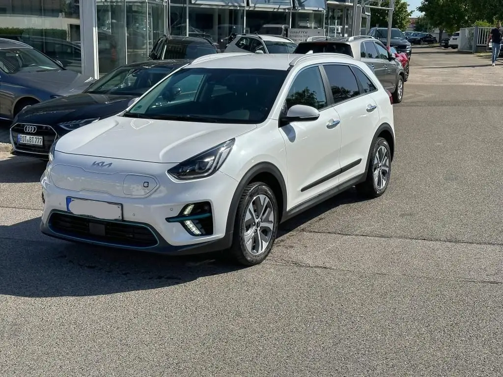 Photo 1 : Kia Niro 2021 Non renseigné