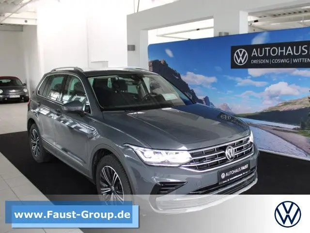 Photo 1 : Volkswagen Tiguan 2021 Petrol