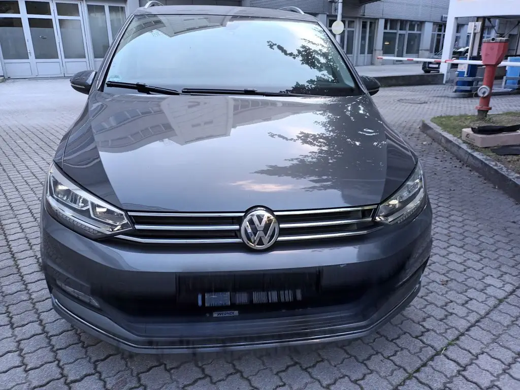 Photo 1 : Volkswagen Touran 2017 Petrol