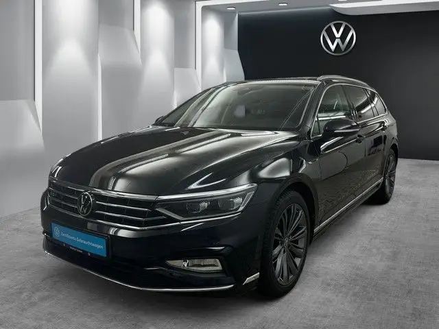 Photo 1 : Volkswagen Passat 2021 Essence