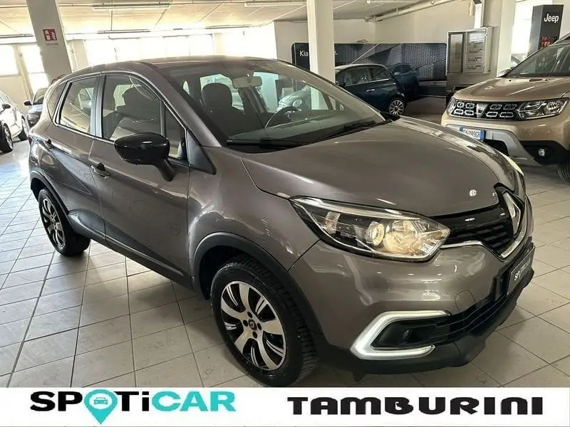 Photo 1 : Renault Captur 2017 Essence